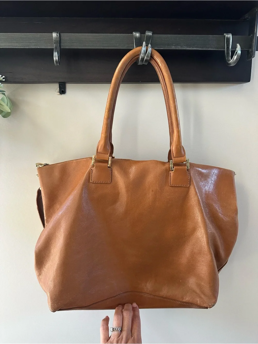 🍎 Tory Burch Cognac Leather Tote with Gold Logo